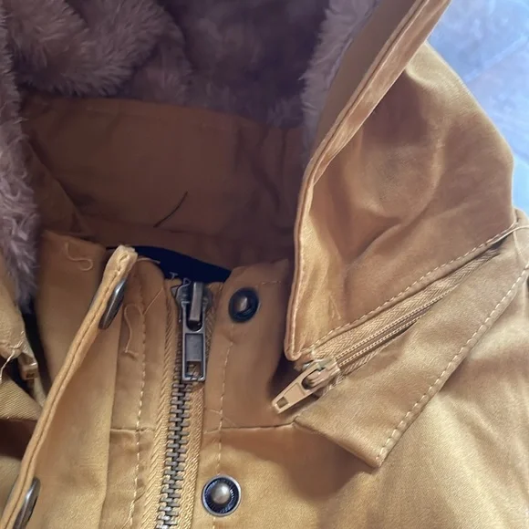 + nwot + LOVE TREE Hooded Vest - Picture 8 of 8